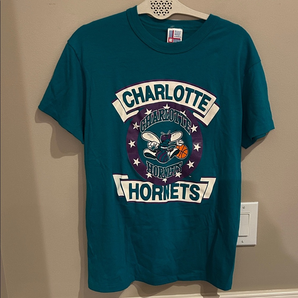 Charlotte Hornets Garan Vintage TShirt Size Large